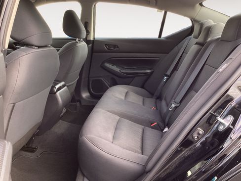 Used 2024 Nissan Altima 2.5 SV FWD image 26