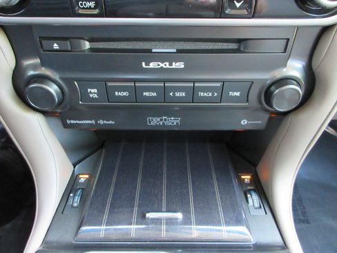 Used 2022 Lexus GX 460 Luxury w/ Off Road Package AWD/4WD image 48