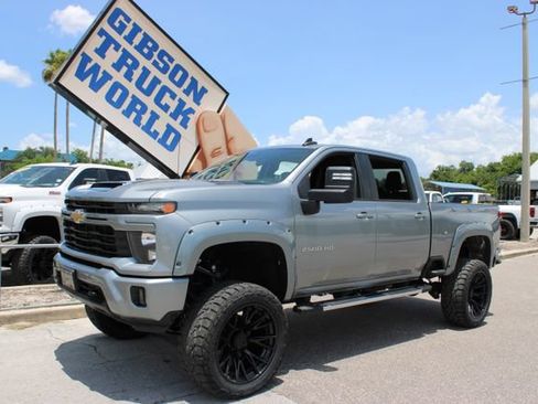 Used 2025 Chevrolet Silverado 2500 LT w/ Convenience Package AWD/4WD image 1