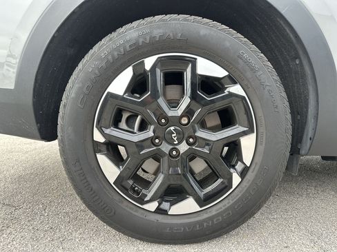 Certified 2025 Kia Sorento S w/ Panoramic Sunroof Package FWD image 17