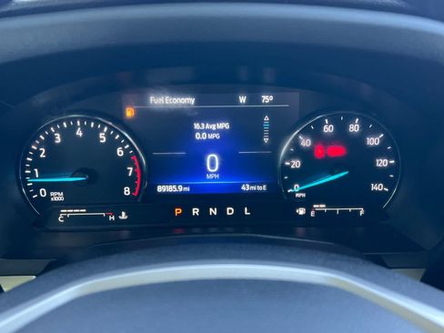 Used 2022 Ford Explorer XLT RWD image 30