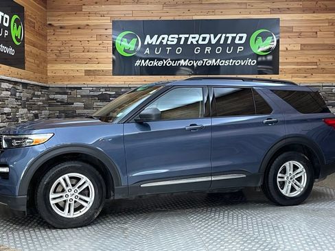 Used 2021 Ford Explorer XLT w/ Equipment Group 202A AWD/4WD image 14