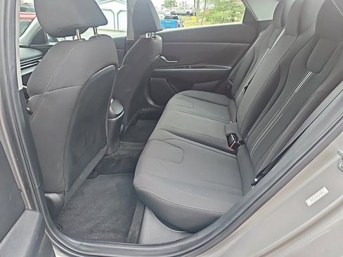 Used 2023 Hyundai Elantra SEL w/ Convenience Package image 18