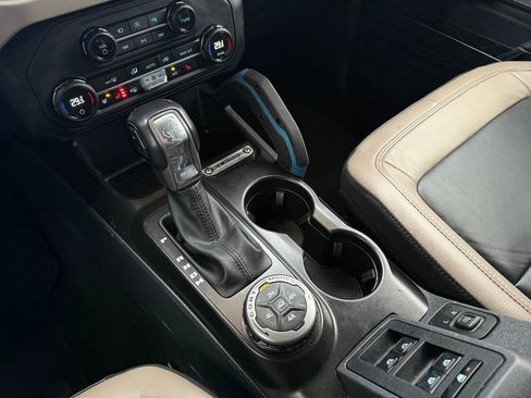 Used 2023 Ford Bronco Wildtrak image 42