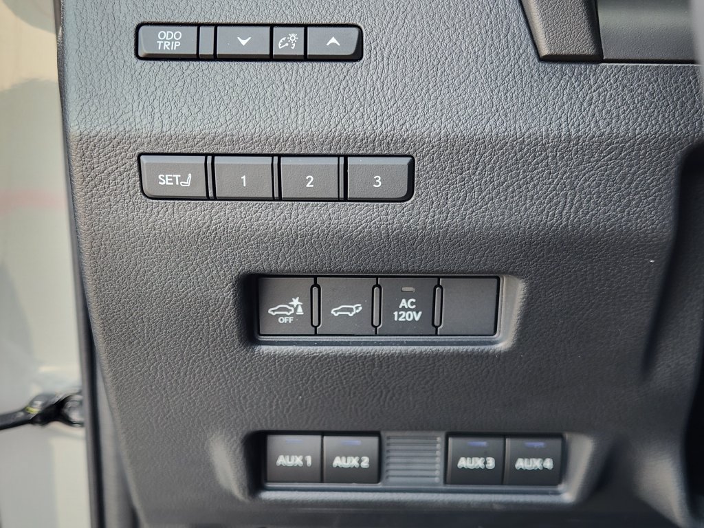 Certified 2025 Lexus GX 550 w/ Accessory Package (CT) AWD/4WD image 21