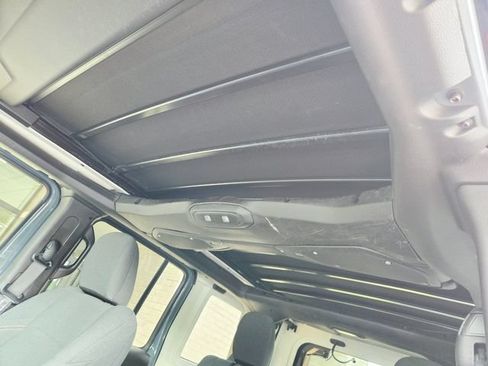 Used 2025 Jeep Wrangler Unlimited Sahara w/ Safety Group AWD/4WD image 10
