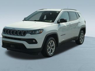 Used 2025 Jeep Compass Latitude AWD/4WD video 3