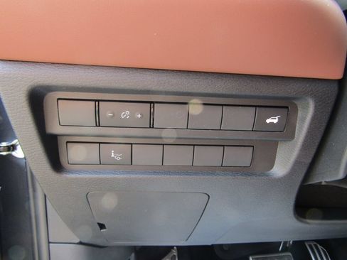 Used 2025 Mitsubishi Outlander SEL AWD/4WD image 16