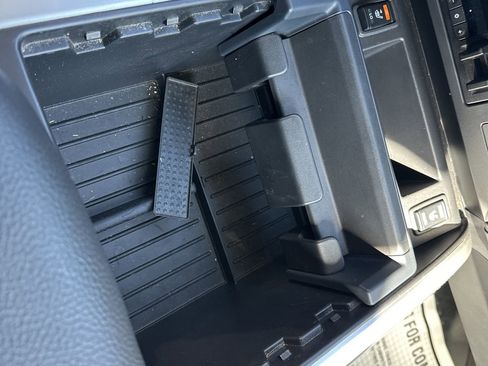 Used 2023 Nissan Titan SV w/ SV Convenience Package image 63