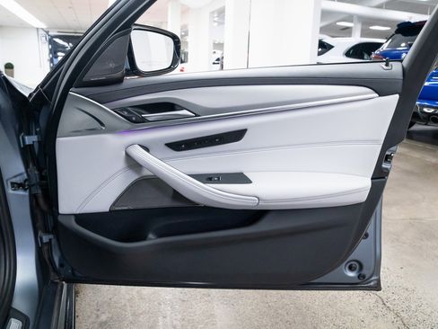 Used 2021 BMW M5 w/ Executive Package image 23