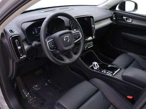 Certified 2024 Volvo XC40 B5 Plus w/ Protection Package Premier image 6