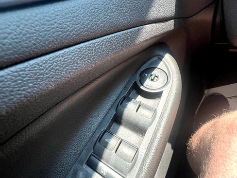 Used 2016 Ford Escape SE w/ Equipment Group 201A image 24