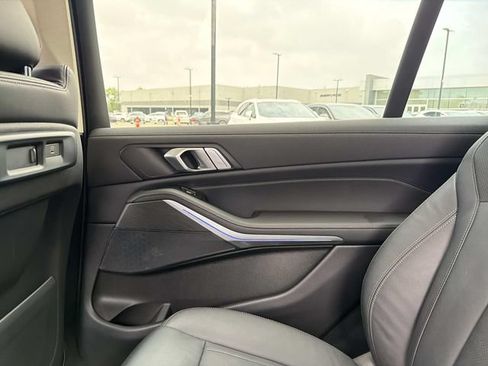 Used 2022 BMW X7 xDrive40i AWD/4WD image 14