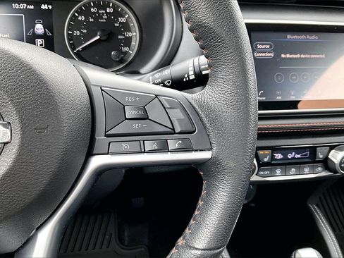 Used 2019 Nissan Kicks SR w/ SR Premium Package image 28