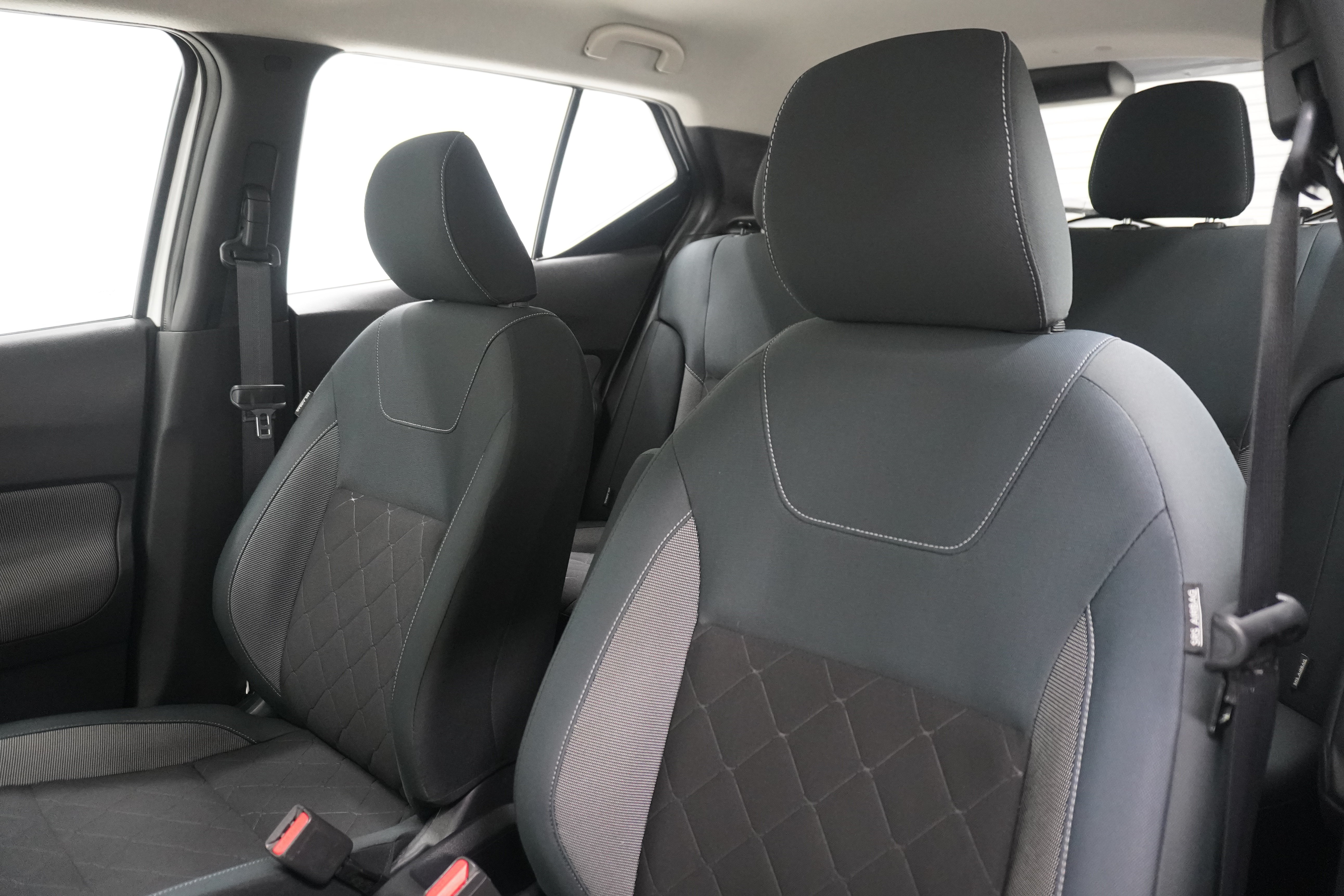 Used 2020 Nissan Kicks S FWD image 11