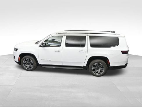 Used 2024 Jeep Wagoneer L Series II image 19