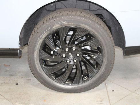 New 2025 Lincoln Navigator Reserve w/ Jet Appearance Package image 16