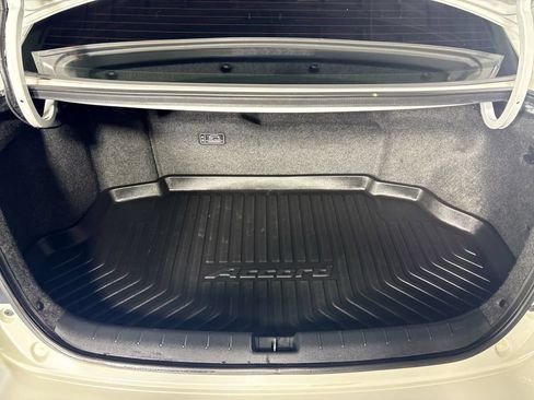 Used 2017 Honda Accord Touring image 22