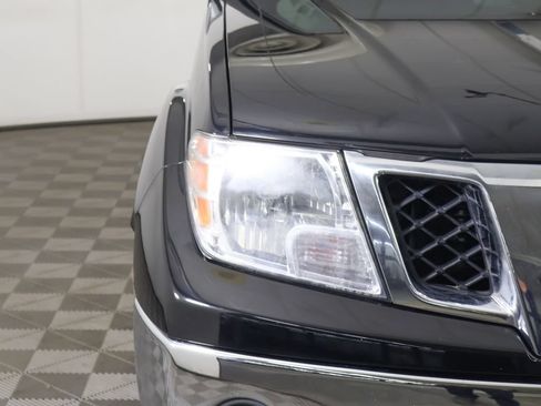 Used 2014 Nissan Frontier SL w/ SL Moonroof Package AWD/4WD image 12