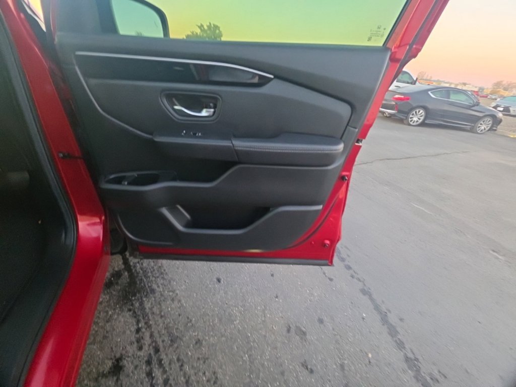 Used 2025 Honda Pilot Touring image 33