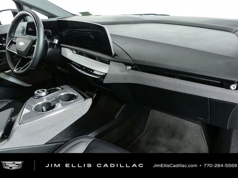 Used 2025 Cadillac Optiq Luxury 1 AWD/4WD image 24