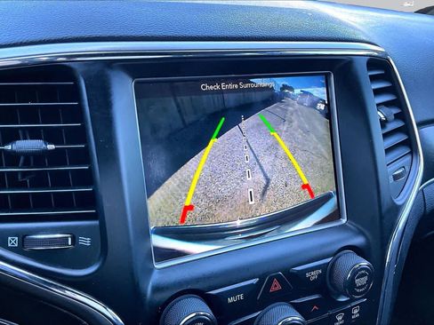 Used 2018 Jeep Grand Cherokee Limited RWD image 29