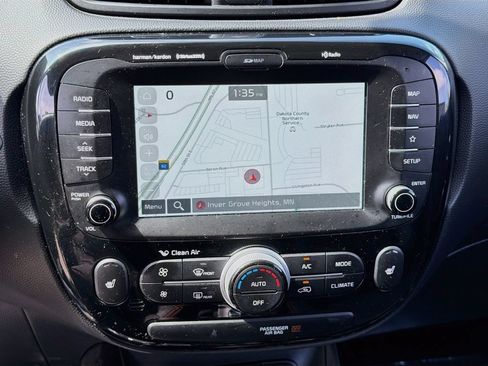 Used 2018 Kia Soul ! w/ Tech Package FWD image 15