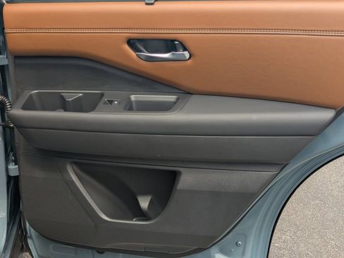Certified 2026 Nissan Pathfinder Platinum w/ Cargo Package FWD image 16