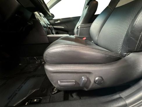 Used 2014 Toyota Camry SE FWD image 15