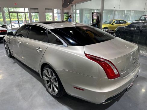 Used 2017 Jaguar XJ L Portfolio RWD image 25