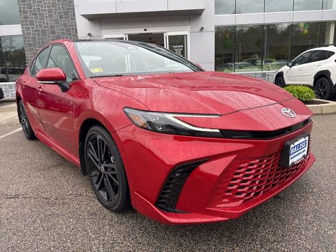 Used 2025 Toyota Camry XSE AWD/4WD image 7