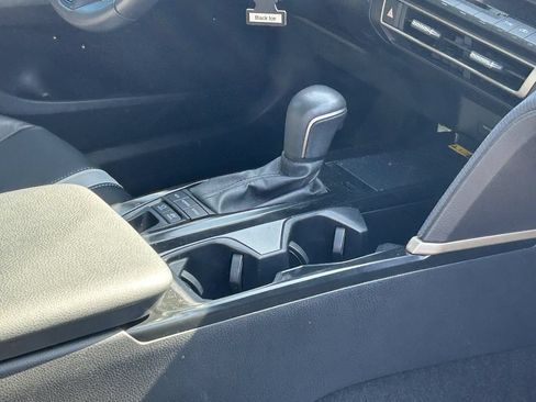 Used 2025 Toyota Camry SE w/ Convenience Package FWD image 11