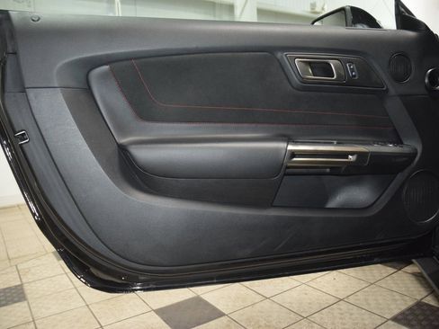 Used 2017 Ford Mustang Shelby GT350R w/ GT350R Equipment Group 920A image 44