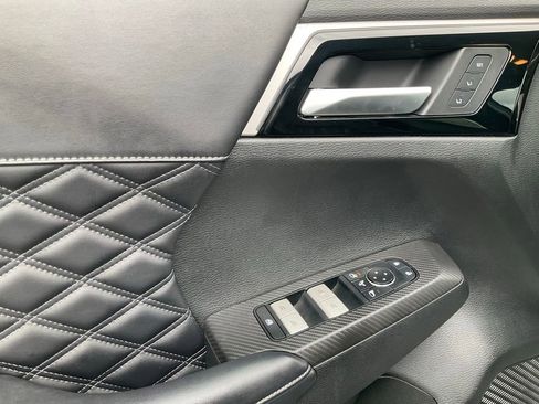 Used 2024 Mitsubishi Outlander SEL AWD/4WD image 16