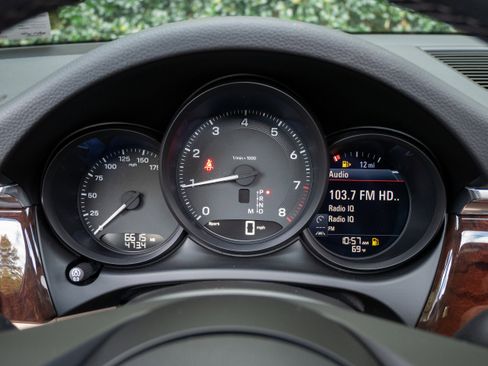 Used 2025 Porsche Macan image 19