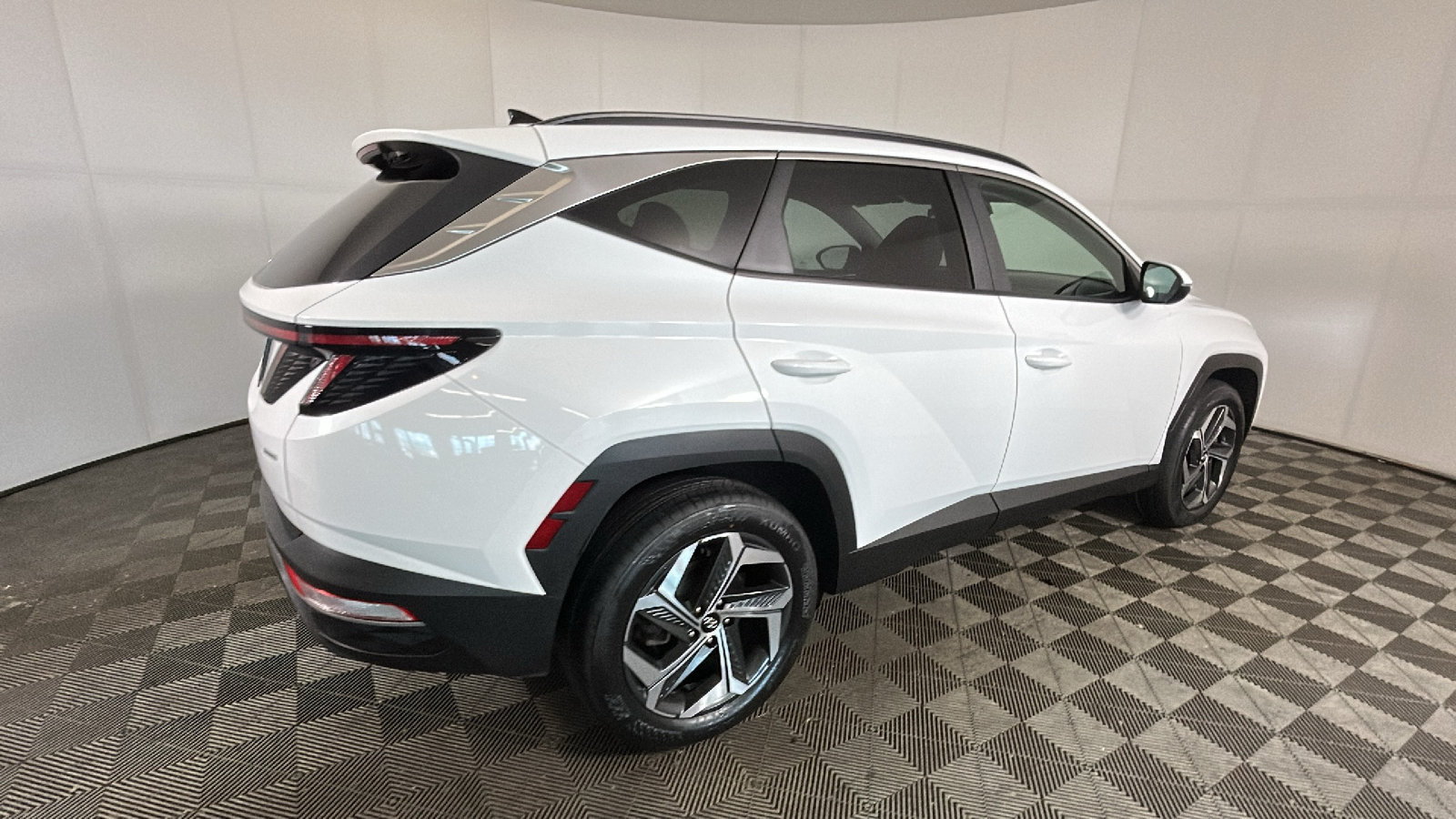 Certified 2023 Hyundai Tucson SEL w/ Convenience Package AWD/4WD image 3