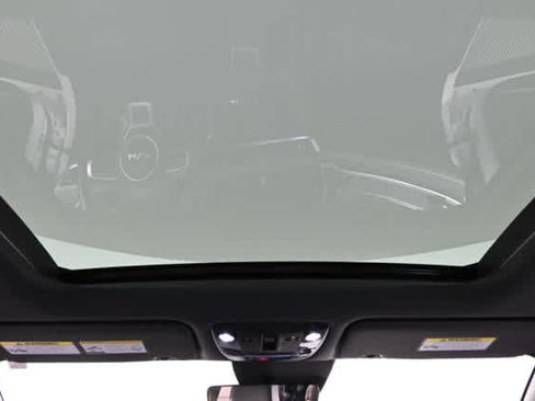 Used 2025 Kia Sportage X-Pro image 4