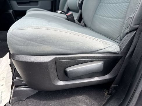 Used 2019 RAM 1500 Classic SLT RWD image 12