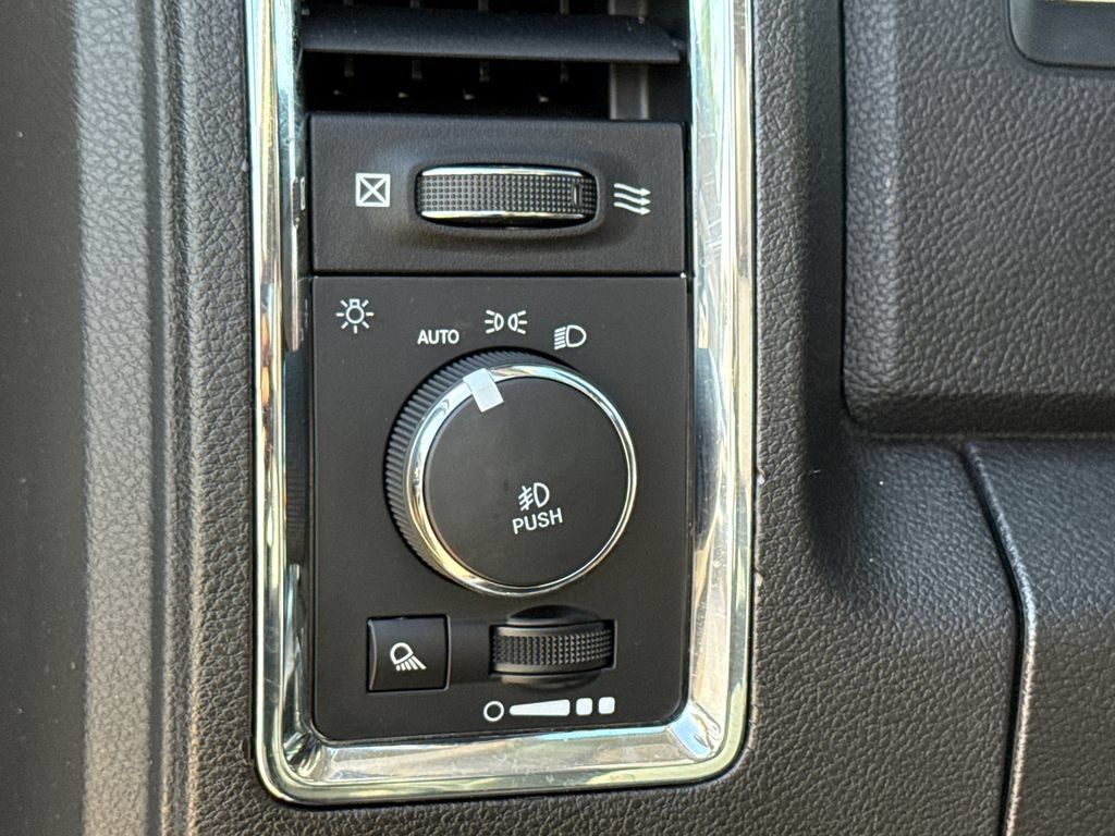 Used 2017 RAM 1500 Laramie w/ Convenience Group AWD/4WD image 22