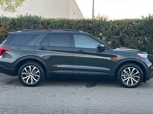 Certified 2022 Ford Explorer ST image 9