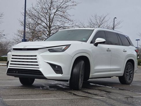 Used 2024 Lexus TX 350 AWD w/ Technology Package image 12