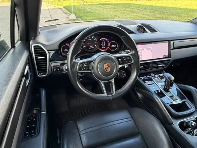 Used 2020 Porsche Cayenne AWD/4WD image 32