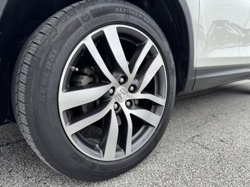 Used 2017 Honda Pilot Touring image 2