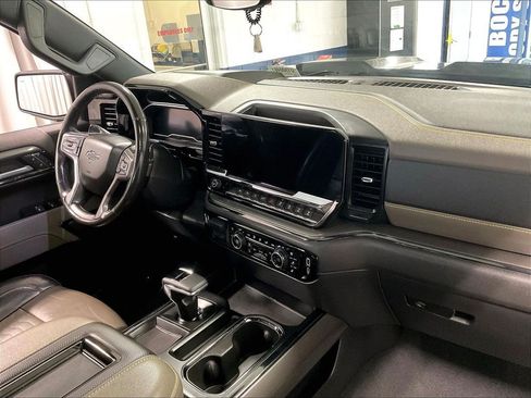 Used 2022 Chevrolet Silverado 1500 ZR2 w/ Technology Package AWD/4WD image 14