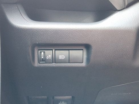 Used 2025 Toyota RAV4 XLE FWD image 16