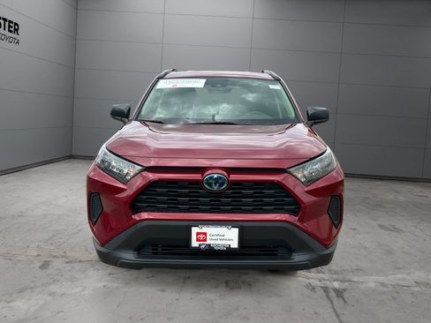 Used 2019 Toyota RAV4 LE w/ Carpet Mat Package AWD/4WD image 8