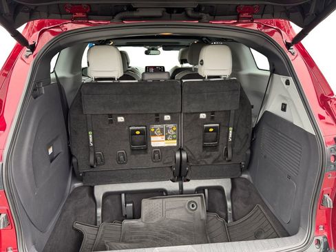 Used 2022 Toyota Sienna XSE image 21