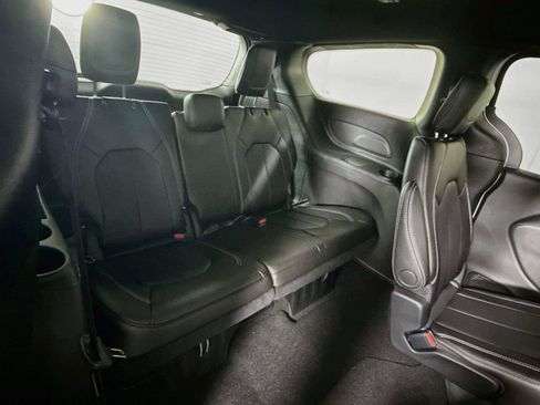 New 2027 Chrysler Pacifica Select AWD/4WD image 19