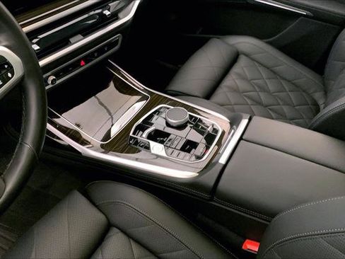 Certified 2024 BMW X7 xDrive40i w/ M Sport Package image 22