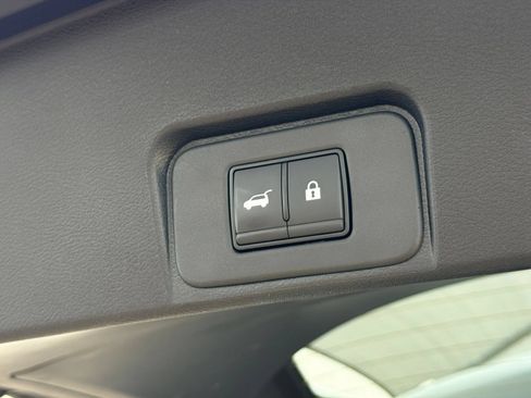 Used 2026 Nissan Rogue SL FWD image 24
